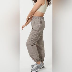 Garage Parker High Waist Zip Off Convertible Parachute Jogger Pants, sz M